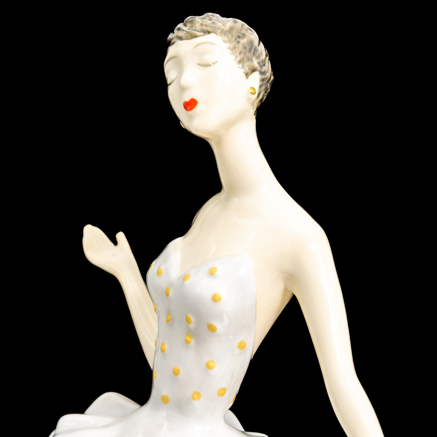 Royal Doulton Corbeville HN5819 (9") Figurine | Vintage Porcelain