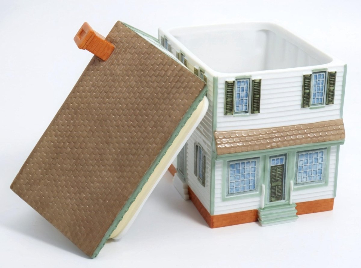 Colonial Williamsburg Tiny House Vintage Cookie Jar | Colonial Williamsburg Waters Storehouse Farmhouse Cottagecore Kitchen Storage Porcelain Green Brown White - Porcelain Cookie Jar ClassyTea