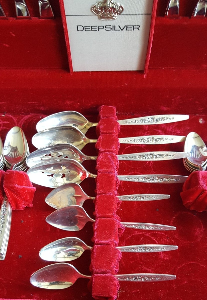 Deep Silver Service for 12 Laurel Mist 71 Piece Silverplate Flatware Set International Deep Silver Luxury Tableware Wedding Registry / Thanksgiving Gift - Silverplated Flatware Set ClassyTea