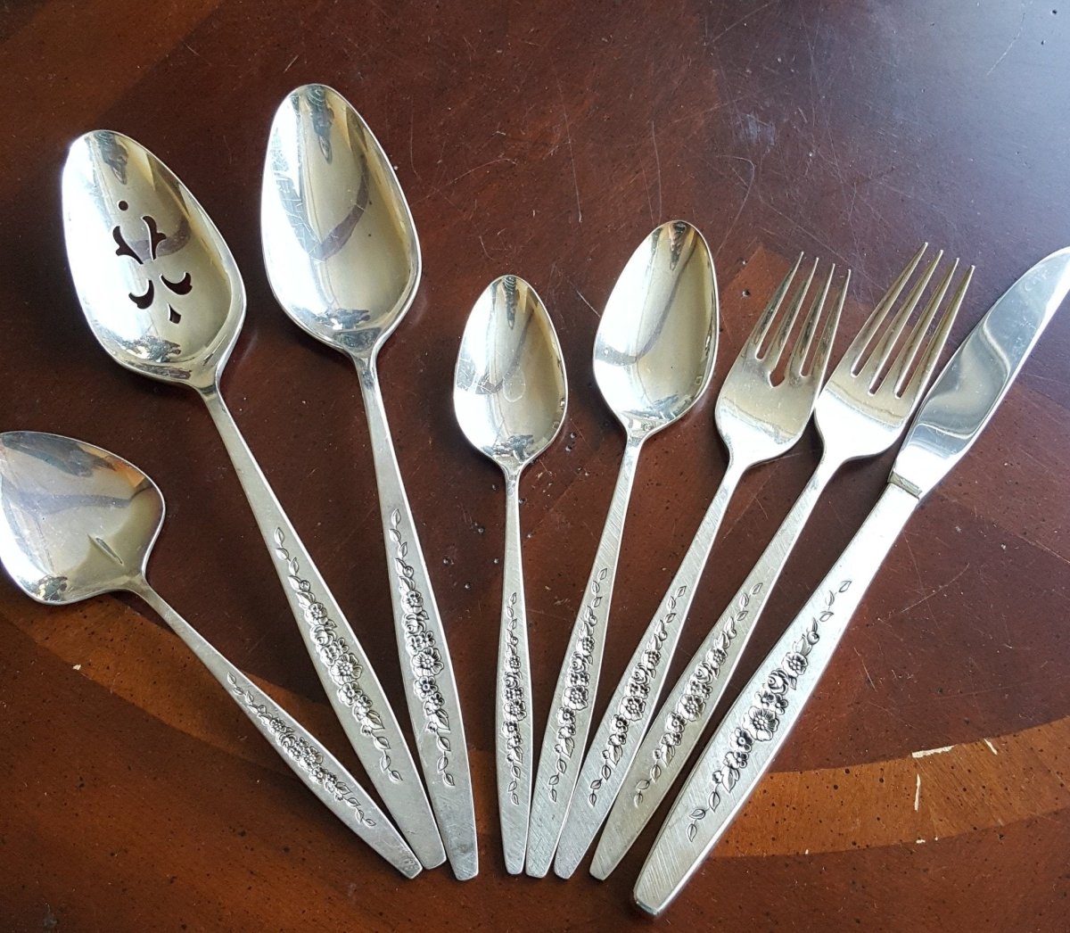 Deep Silver Service for 12 Laurel Mist 71 Piece Silverplate Flatware Set International Deep Silver Luxury Tableware Wedding Registry / Thanksgiving Gift - Silverplated Flatware Set ClassyTea