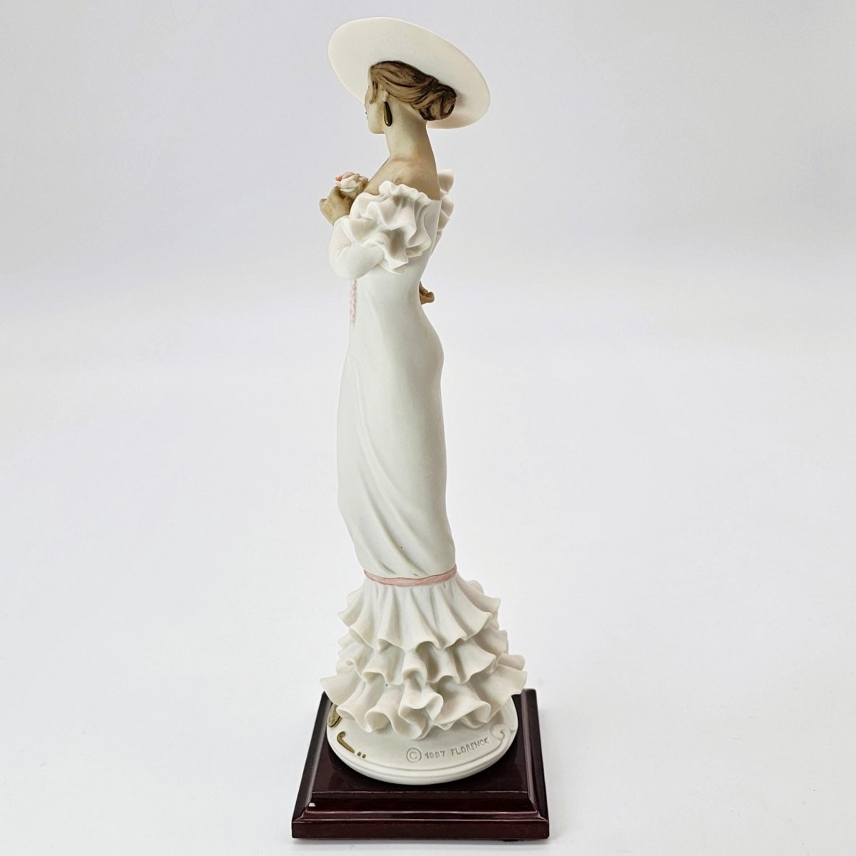 Giuseppe Armani Authentic Giuseppe Armani "Carmen" Figurine – Limited Edition, Handcrafted in Italy, Signed Italian Art, Discontinued, Curio Cabinet - Porcelain Figurine ClassyTea