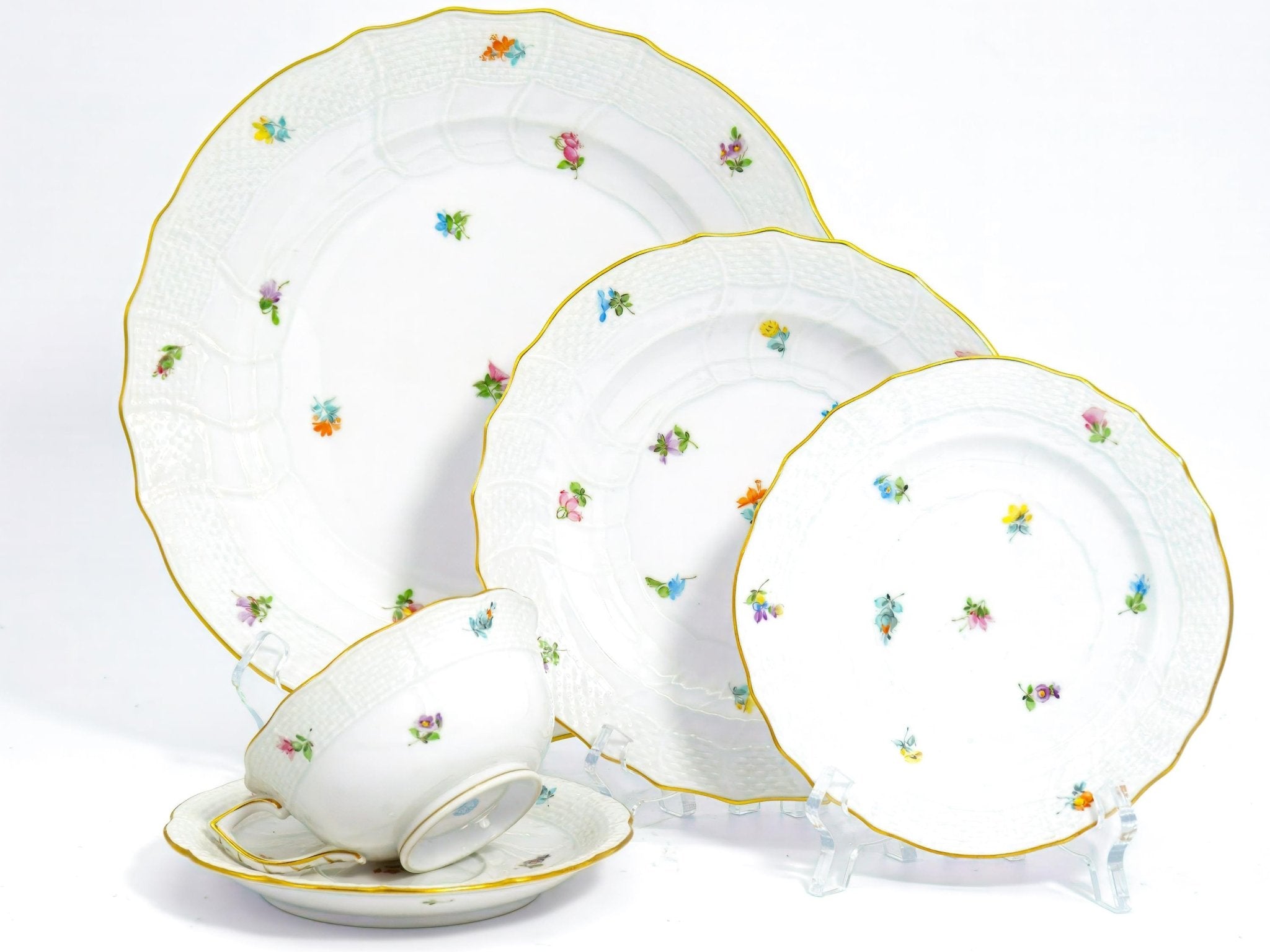 Herend Herend Kimberley China Set for 8 | 24k Gold Gilded 40pc Bone China Floral Dinner Plates Wedding Gift for Anniversary Wife Gift China Cabinet - China Set ClassyTea