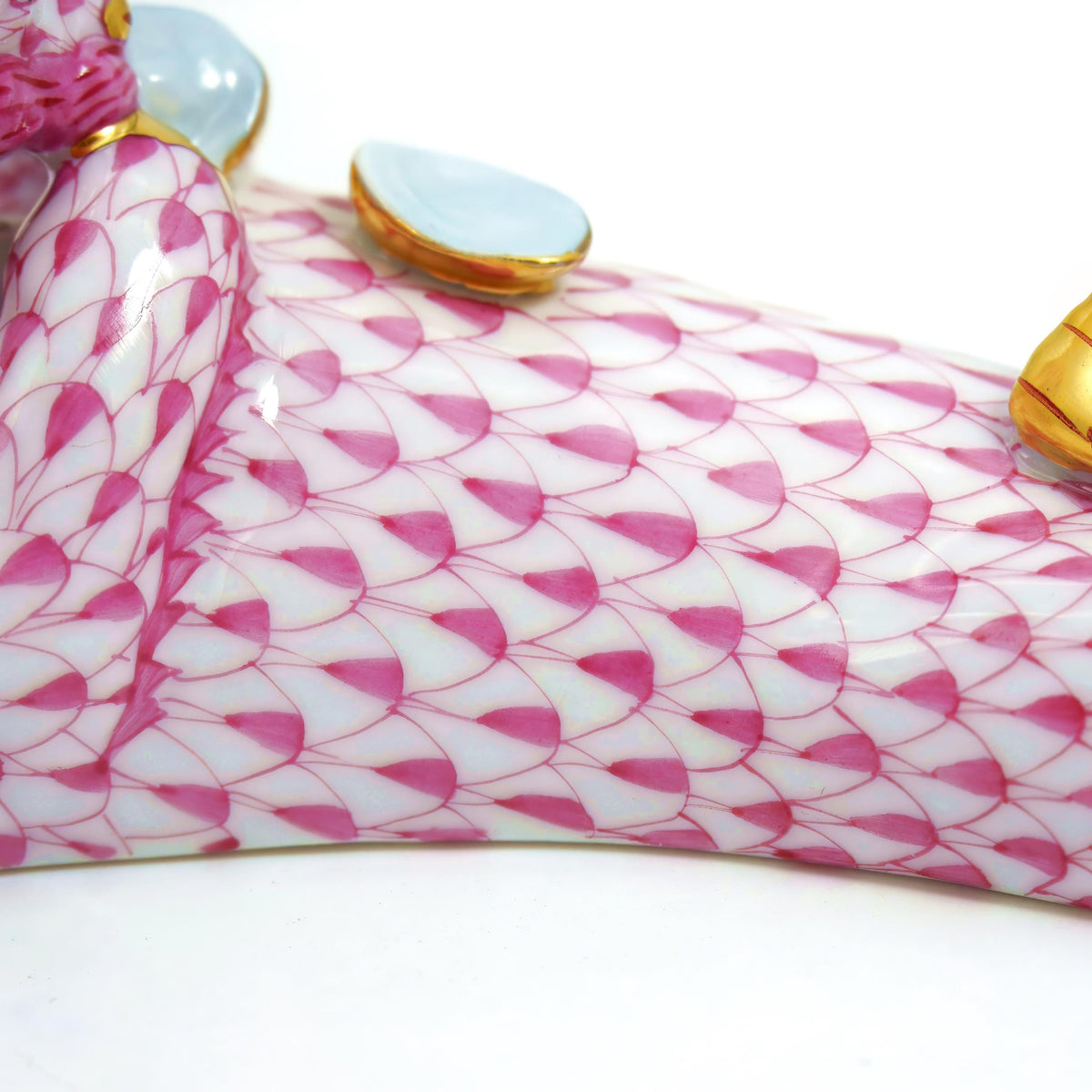 Herend Herend "Pink Fishnet" Sea Otter Figurine (7") - Figurine ClassyTea