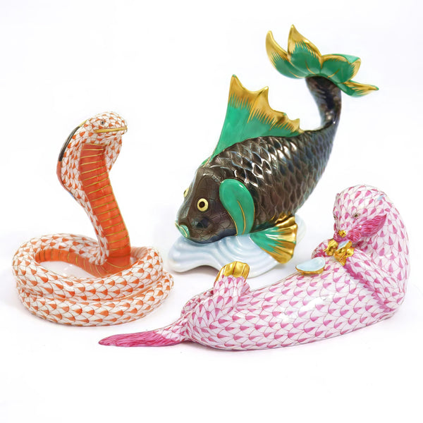Herend Herend "Pink Fishnet" Sea Otter Figurine (7") - Figurine ClassyTea