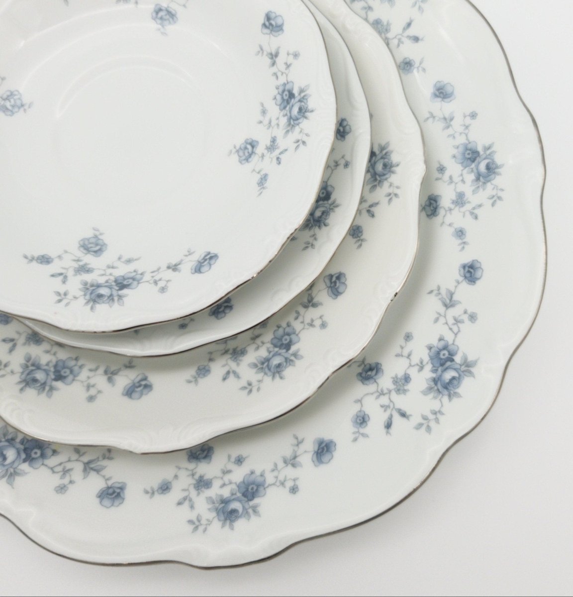 Johann Haviland Johann Haviland Blue Garland china set for 8 Bavarian vintage plates teacup and saucer wedding gift housewarming gift anniversary gift - China Set ClassyTea
