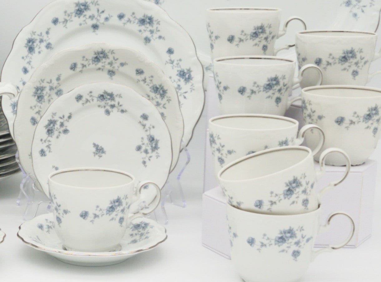 Johann Haviland Johann Haviland Blue Garland china set for 8 Bavarian vintage plates teacup and saucer wedding gift housewarming gift anniversary gift - China Set ClassyTea