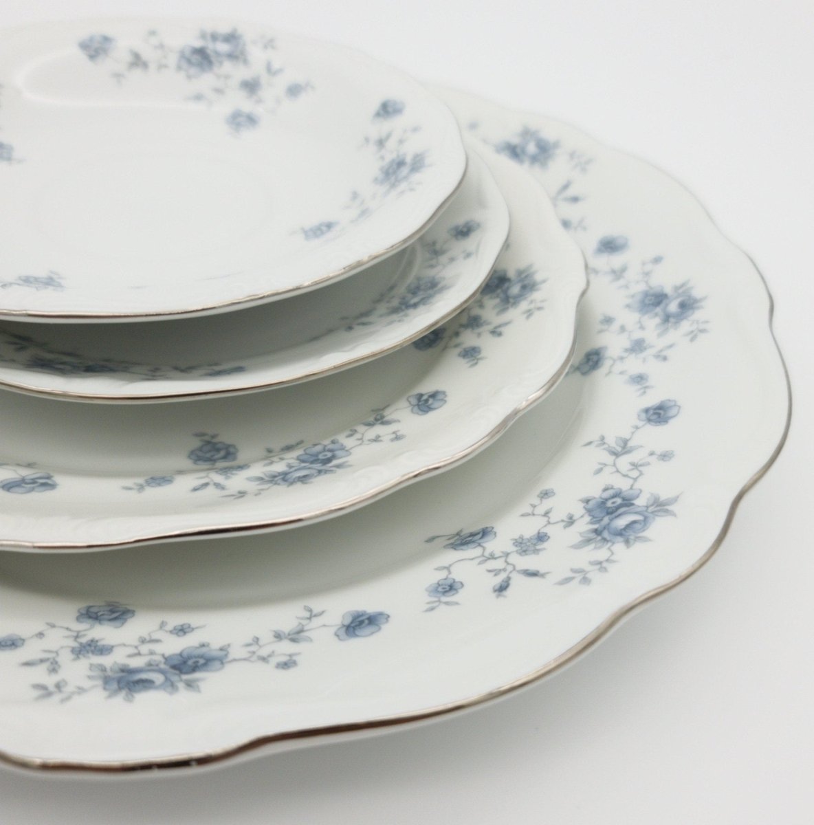 Johann Haviland Johann Haviland Blue Garland china set for 8 Bavarian vintage plates teacup and saucer wedding gift housewarming gift anniversary gift - China Set ClassyTea