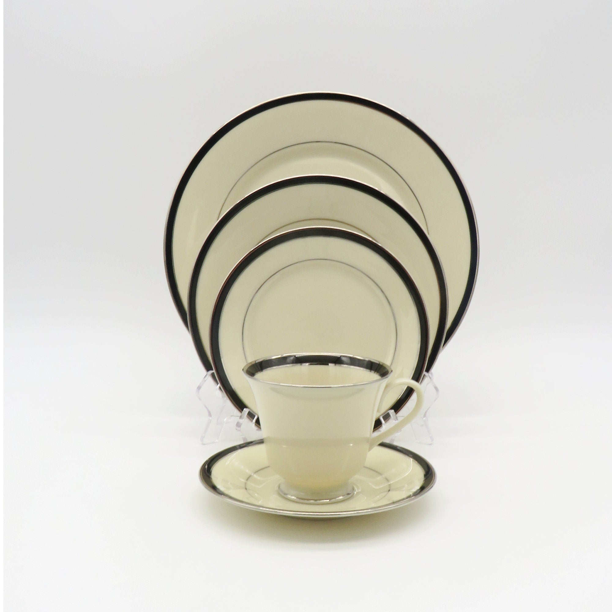 Lenox Lenox Black Royale (Service for 4) | Cosmopolitan Luxury Dinnerware Cosmopolitan, Black Band, Platinum Rings, Vintage Fine China Set - China Set ClassyTea