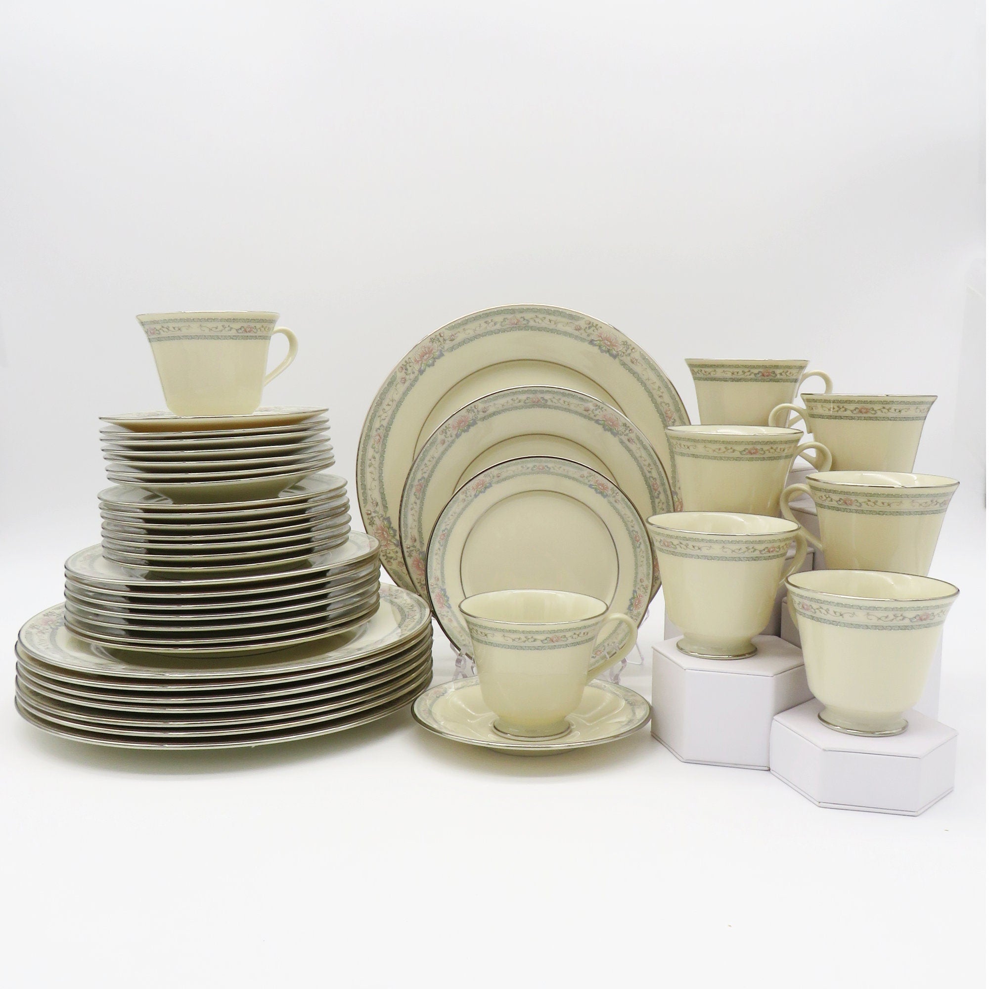 Lenox Lenox Charleston China Set for 8 (40 Piece) | Dinnerware Set Floral Elements Geometric, Cream Rose Peonies Platinum Trim, Thanksgiving Set - China Set ClassyTea