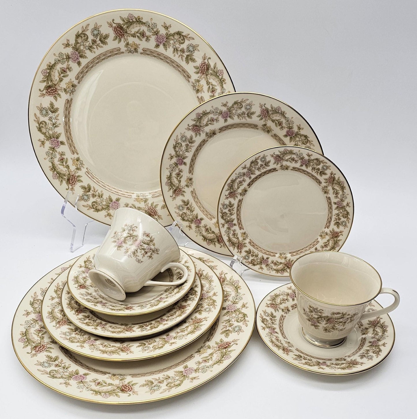 Lenox Lenox Helmsley | Service for 2 | Fine China Set | Floral Elements and Gold Trim | Luxury Gift | 10 Piece Dinnerware set | Thanksgiving - China Set ClassyTea