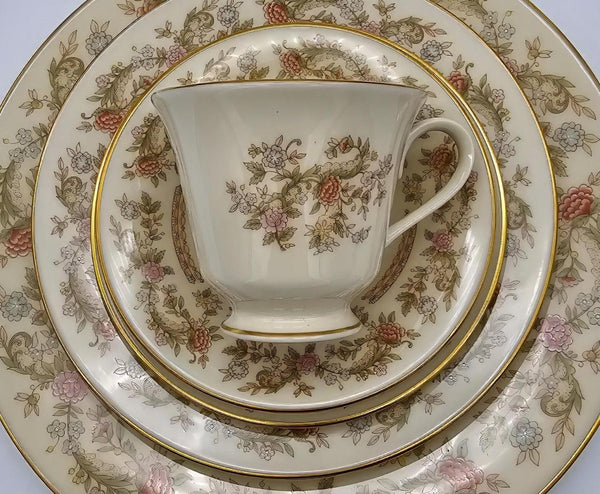 Lenox Lenox Helmsley | Service for 8 | Fine China Set | Floral Elements and Gold Trim | Luxury Gift | 40 Piece Dinnerware set | Thanksgiving - China Set ClassyTea