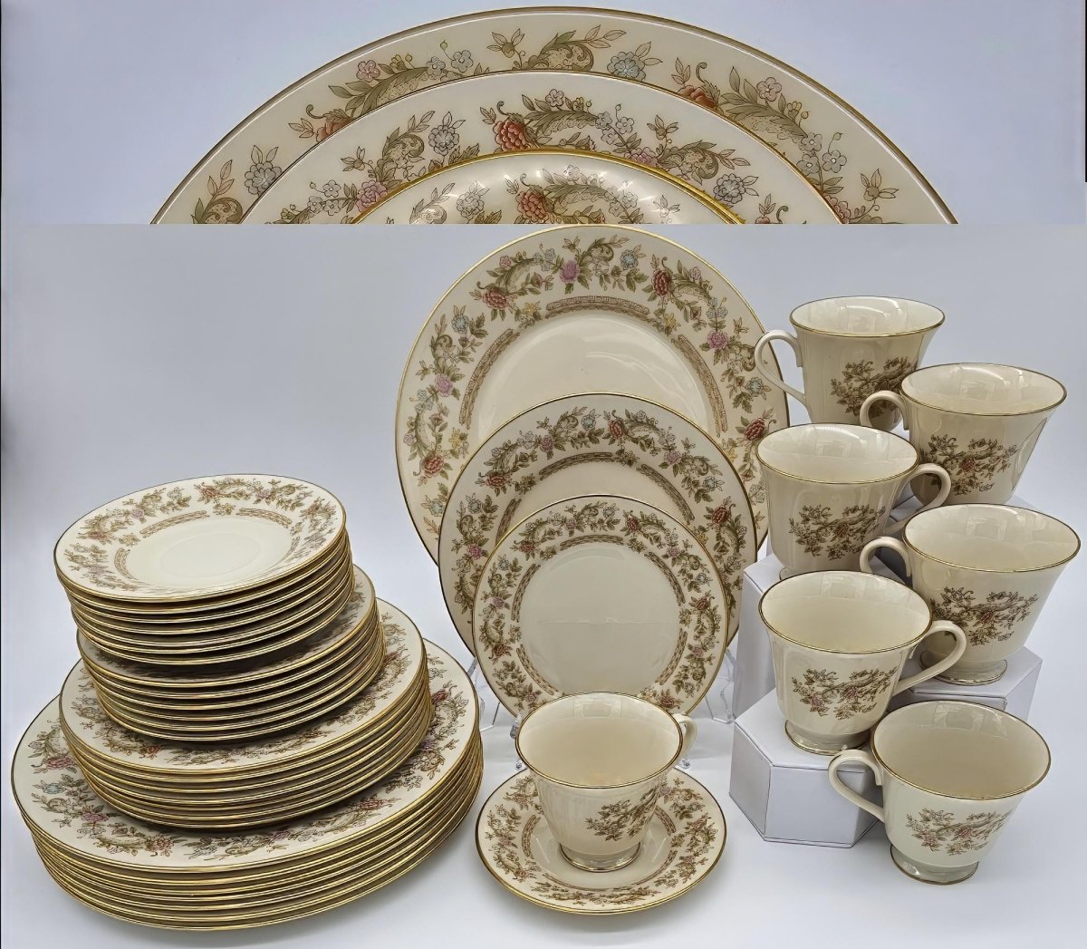 Lenox Lenox Helmsley | Service for 8 | Fine China Set | Floral Elements and Gold Trim | Luxury Gift | 40 Piece Dinnerware set | Thanksgiving - China Set ClassyTea