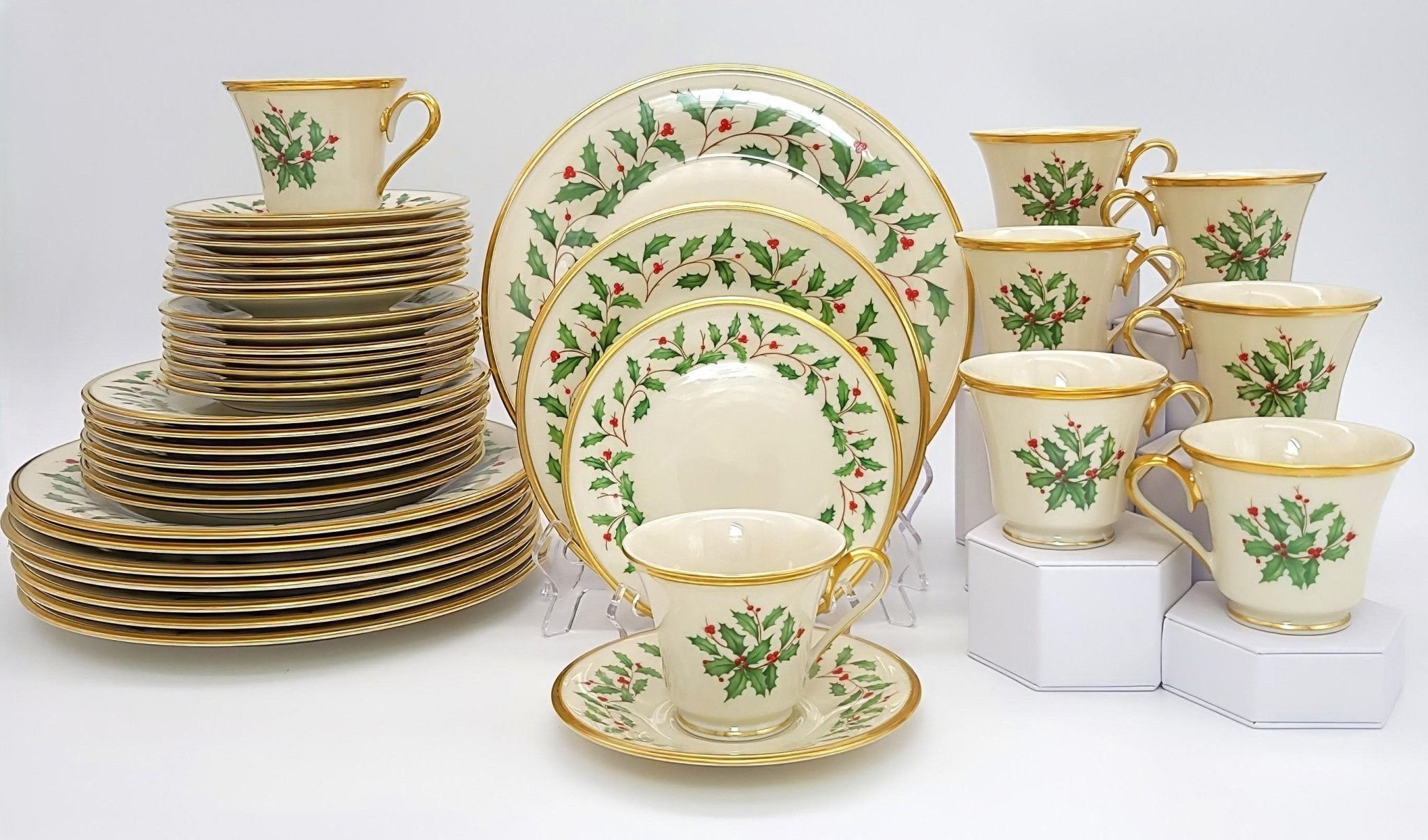 Lenox Lenox Holiday China Set For 8 | Bone China - China Set ClassyTea