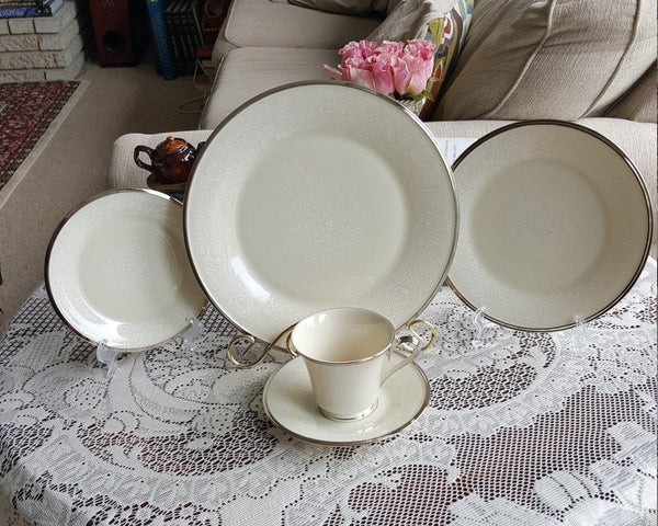 Lenox LENOX Moonspun 20 Piece China Set for 4, Wedding Gift Cream Body White Flower Platinum Trim Luxury Dinnerware Set, Discontinued - China Set ClassyTea