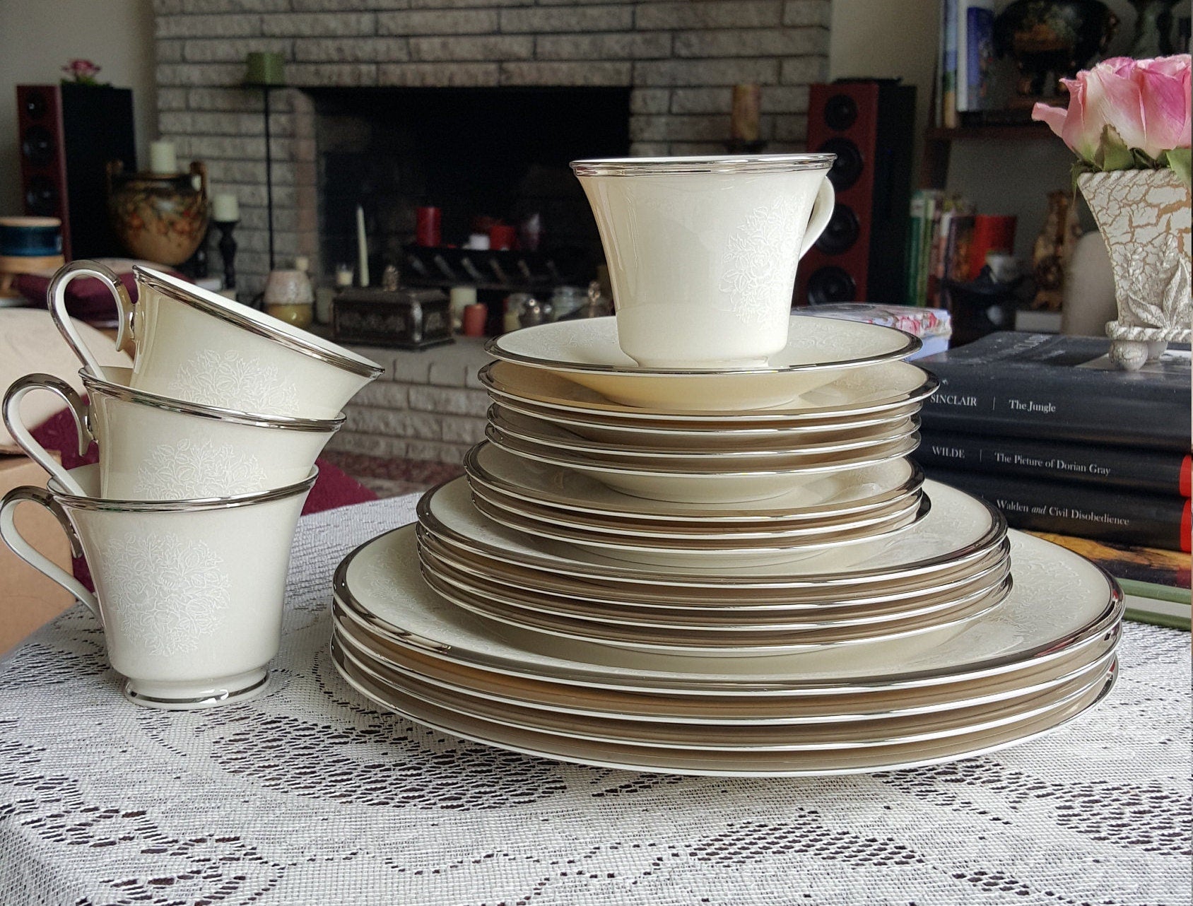 Lenox LENOX Moonspun 20 Piece China Set for 4, Wedding Gift Cream Body White Flower Platinum Trim Luxury Dinnerware Set, Discontinued - China Set ClassyTea