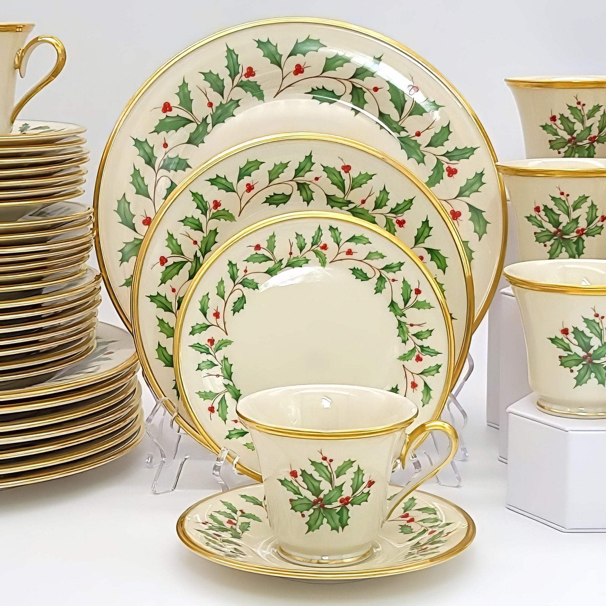 Lenox Set for 4 Lenox Holiday 20 - Piece China Set | Dimension Collection, Holly, Berries, Gold Trim | Christmas Tables Decor | Holiday Dinnerware - China Set ClassyTea
