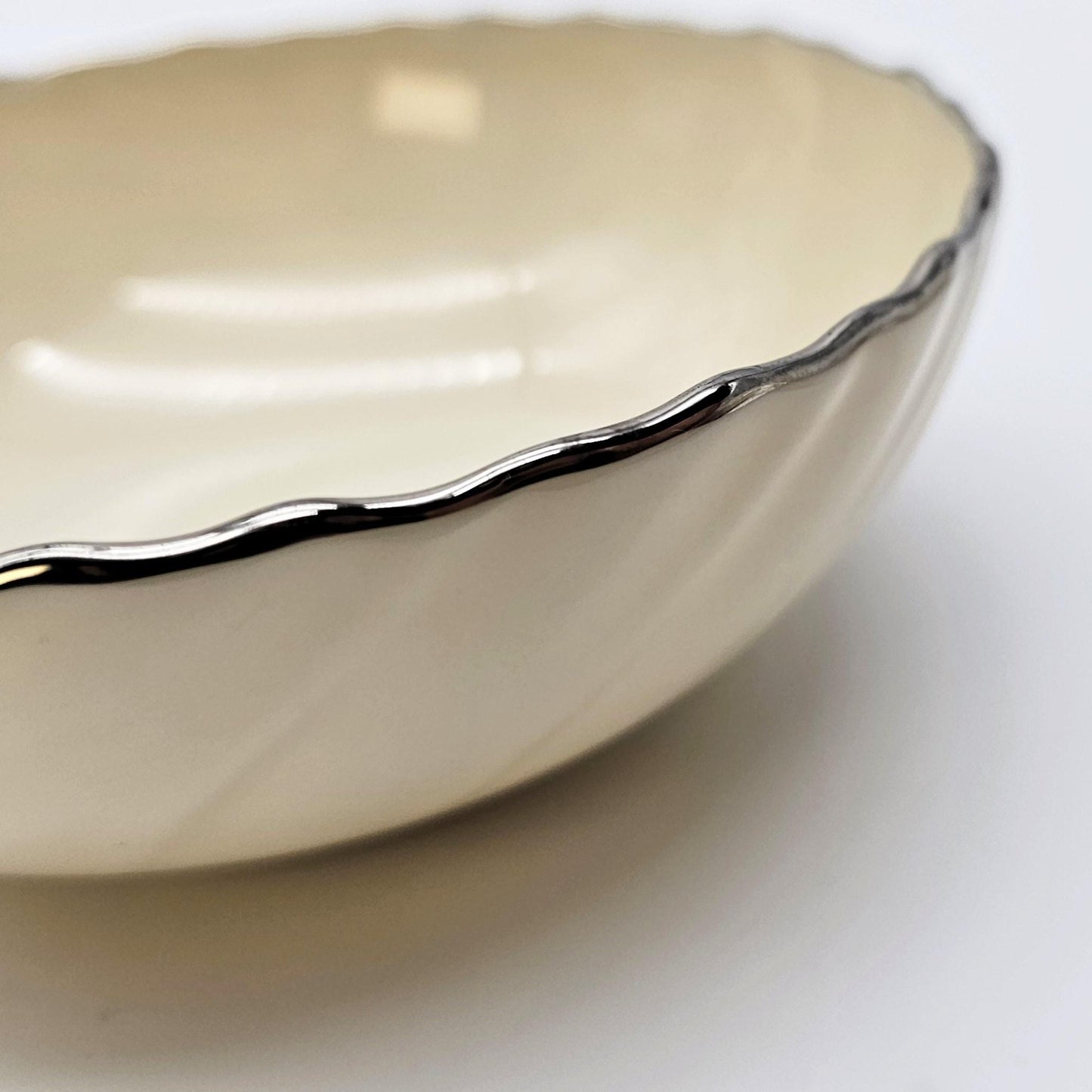 Lenox Lenox Weatherly 4 - Piece Fruit Bowls Set – Service for 4, Ivory Fine Bone China Platinum Trim, Elegant Formal Dining, Discontinued Lenox - Fruit/Dessert Bowl ClassyTea