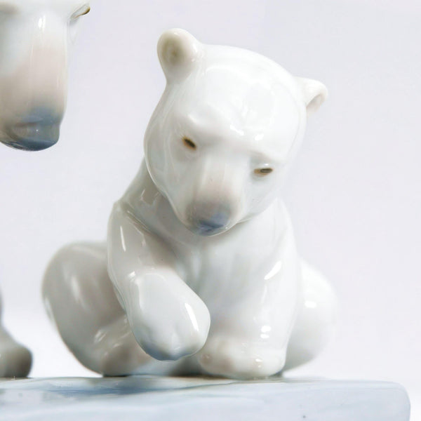 Lladró Lladró "Bearly Love" Figurine - Figurine ClassyTea