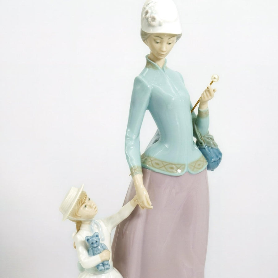 Lladro Lady Walking with Girl (14") Figurine | Vintage Porcelain