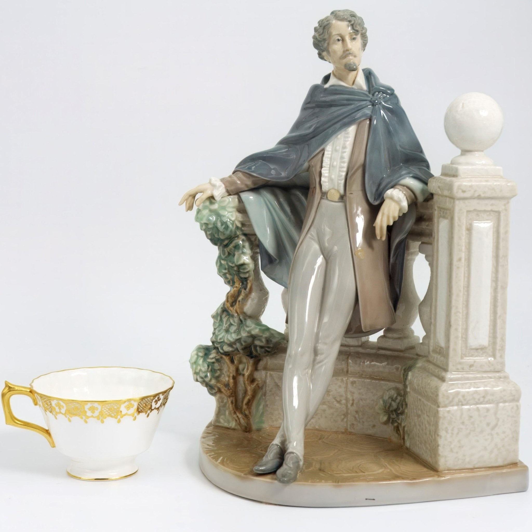 Lladro Lladro The Poet Sculpture Statue Figurine| Shakespeare Gifts Porcelain Antique | Made in Spain| Curio Cabinet | Becquer Unique Shelf Decor - Porcelain Figurine ClassyTea