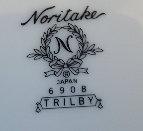 Noritake Breakfast for 6 Noritake Trilby China Set 4 Piece Setting Tan/Gray and White Daisies Flowers on White with Platinum Trim Wedding Gift - China Set ClassyTea