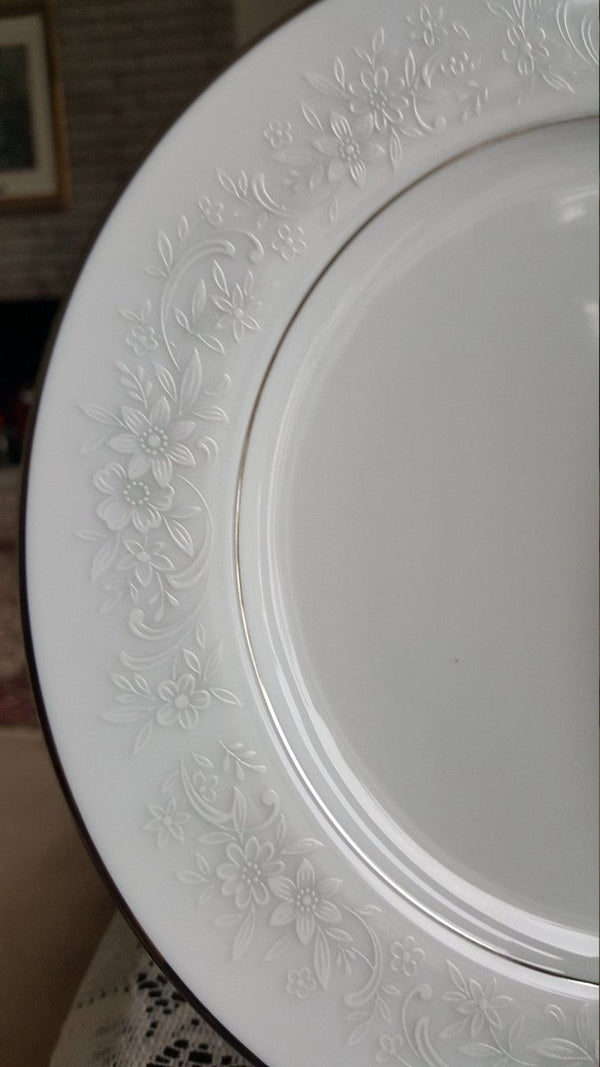 Noritake Noritake Cumberland China Set for 4, 20 Piece China Set White Flowers On White Platinum Trim Japanese Dinnerware, Vintage China 1960s - China Set ClassyTea