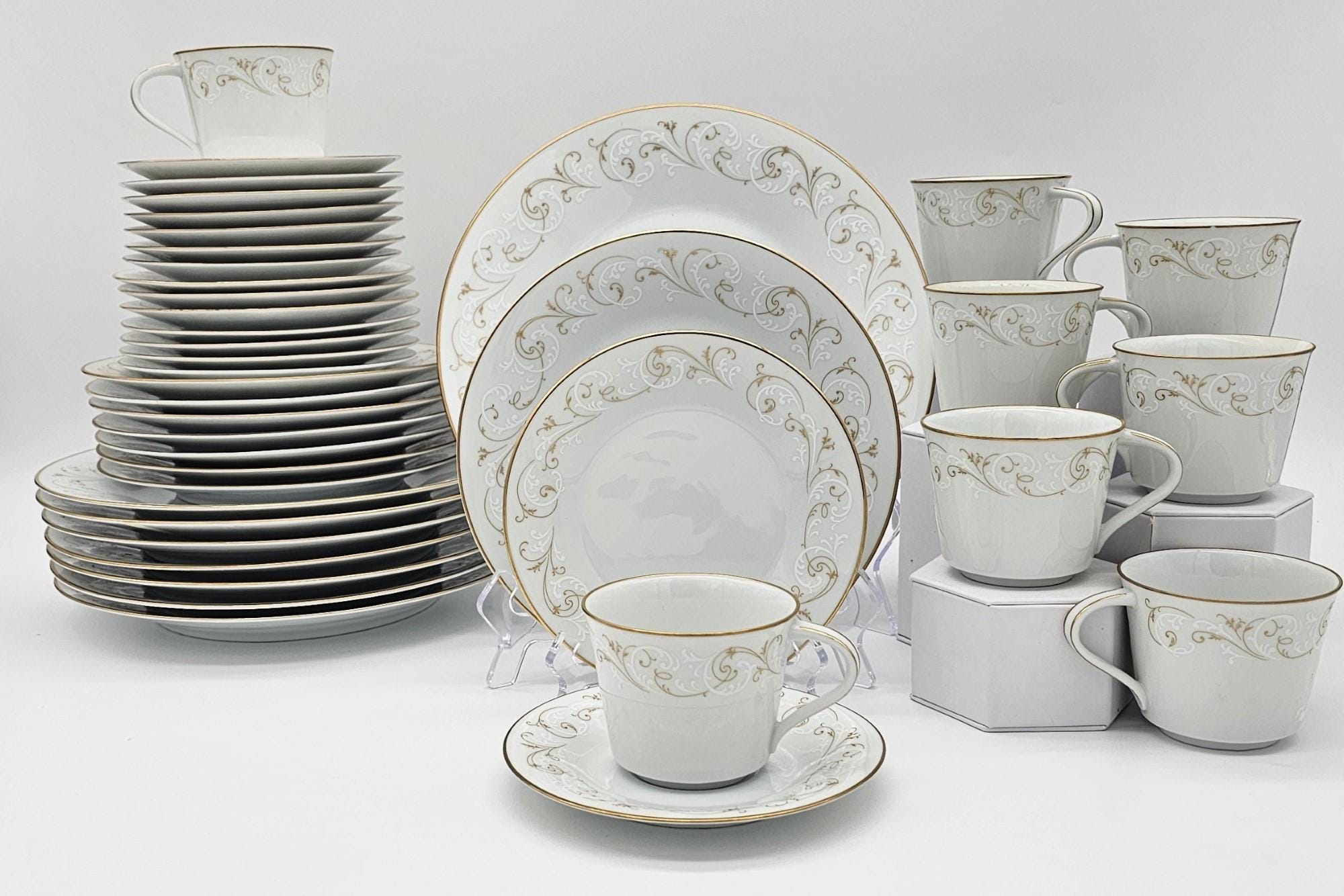 Noritake Noritake Duetto 40 - Piece China Set, 8 Place Setting, Vintage Gold Trim, Elegant Formal Dining, Discontinued Noritake, Bridal Registry Set - China Set ClassyTea