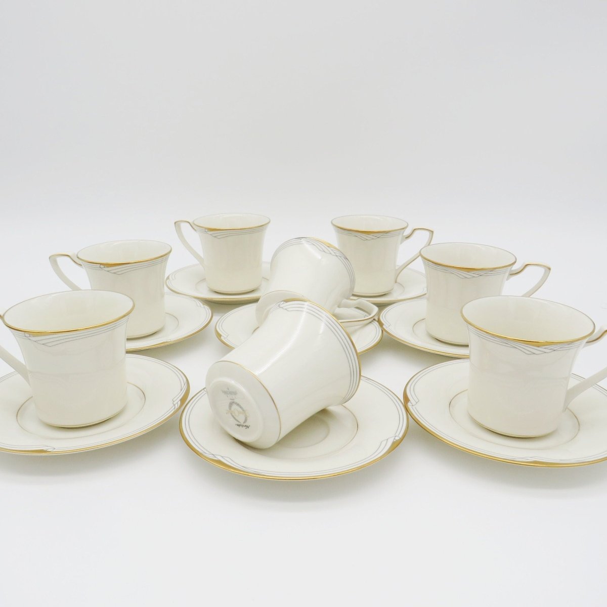 Noritake Noritake Golden Cove 40 - Piece Dinnerware Set: White & Gray Geometric Art with Gold Trim for 8 | Wedding Registry | Mid - Century Modern China - China Set ClassyTea