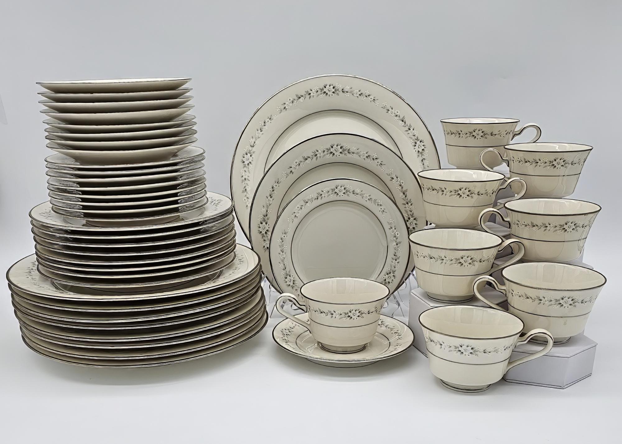 Noritake Noritake Heather 40 - Piece China Set, Set for 8, Vintage Floral Pattern, White Flowers Green Leaves, Platinum Trim, Thanksgiving Dinnerware - China Set ClassyTea