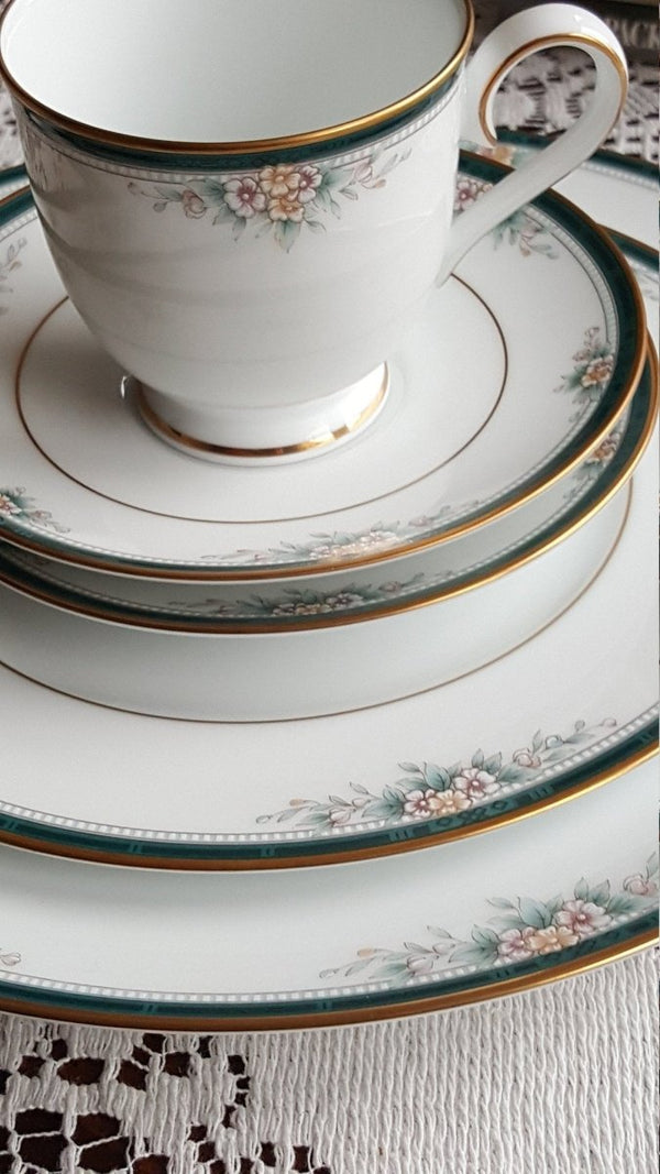 Noritake Noritake Landon 25 - Piece Fine China Dinnerware Set: Pink Flowers, Teal Band, Gold Trim - Wedding Registry Gift | Anniversary | Mid Century - China Set ClassyTea