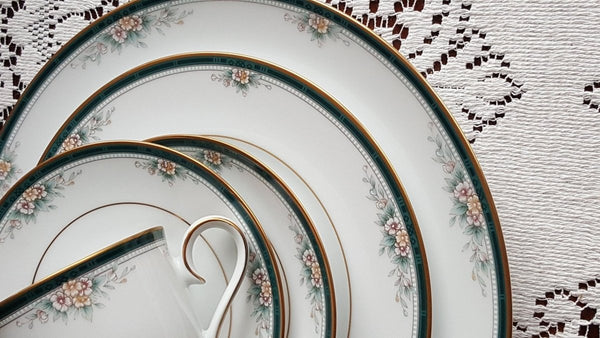 Noritake Noritake Landon 25 - Piece Fine China Dinnerware Set: Pink Flowers, Teal Band, Gold Trim - Wedding Registry Gift | Anniversary | Mid Century - China Set ClassyTea