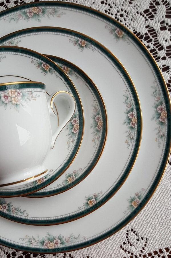 Noritake Noritake Landon 25 - Piece Fine China Dinnerware Set: Pink Flowers, Teal Band, Gold Trim - Wedding Registry Gift | Anniversary | Mid Century - China Set ClassyTea