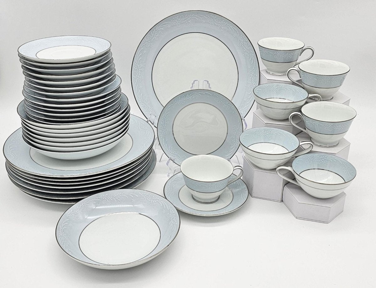 Noritake Noritake Laureate 40 - Piece China Set, 8 Place Setting, Vintage Gold Trim, Elegant Formal Dining, Discontinued Noritake Collection - Bowls - China Set ClassyTea