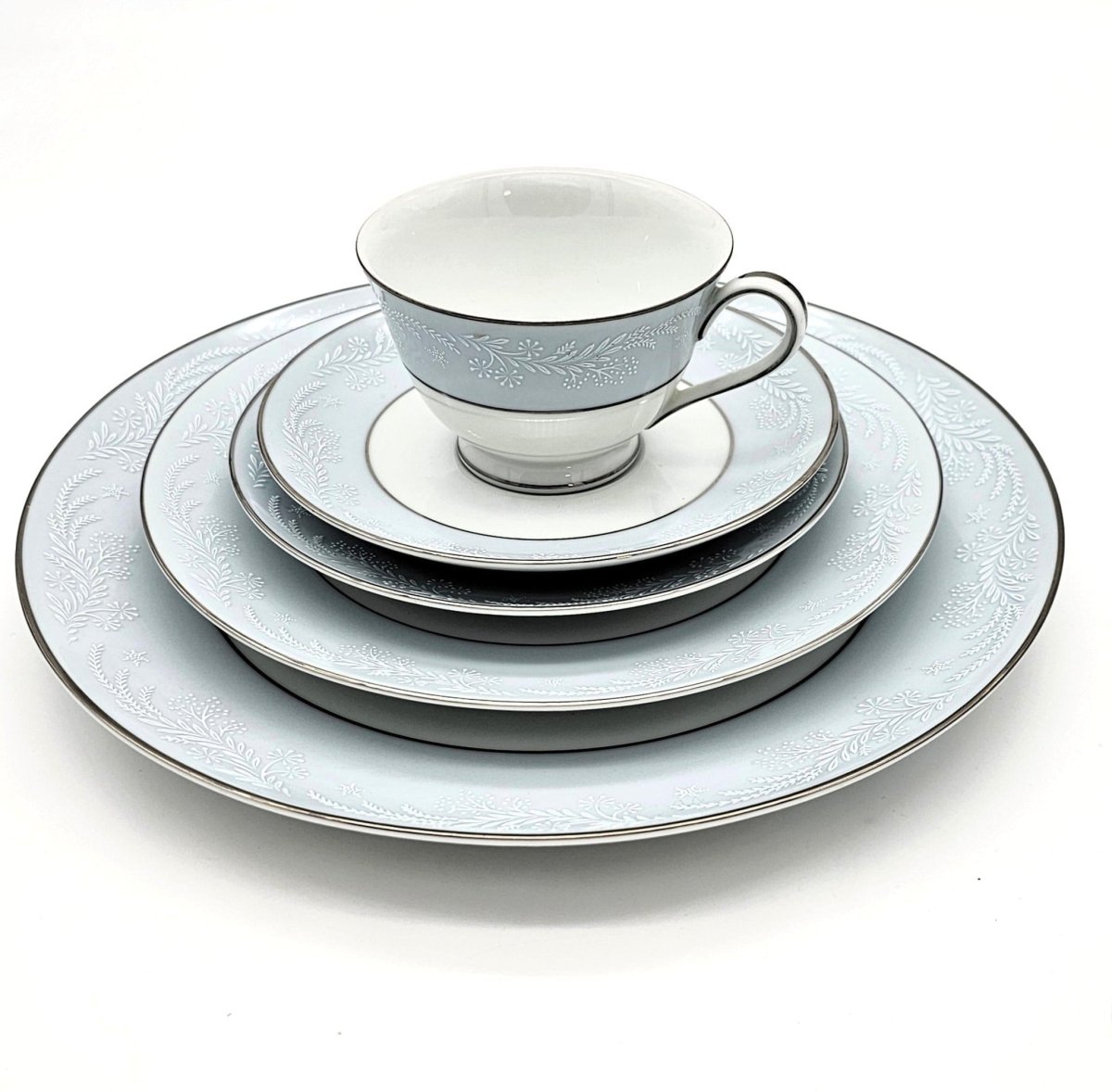 Noritake Noritake Laureate 40 - Piece China Set, 8 Place Setting, Vintage Gold Trim, Elegant Formal Dining, Discontinued Noritake Collection - Cups - China Set ClassyTea