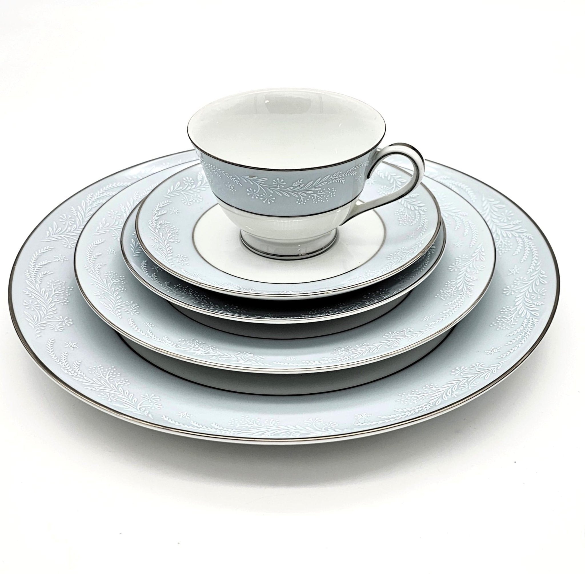 Noritake Noritake Laureate 40 - Piece China Set, 8 Place Setting, Vintage Gold Trim, Elegant Formal Dining, Discontinued Noritake Collection - Cups - China Set ClassyTea