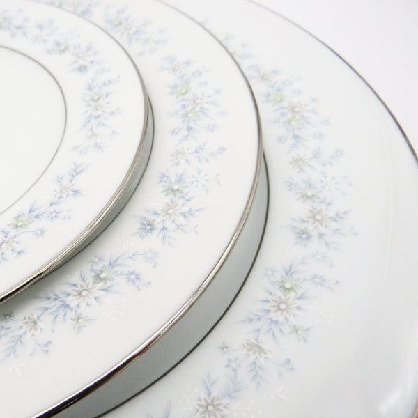 Noritake Noritake Marywood Set for 6 Guest | 32 Pieces China Set with Sugar Bowl and Creamer | Blue Floral and Platinum Trim | Luxury Dinnerware - China Set ClassyTea