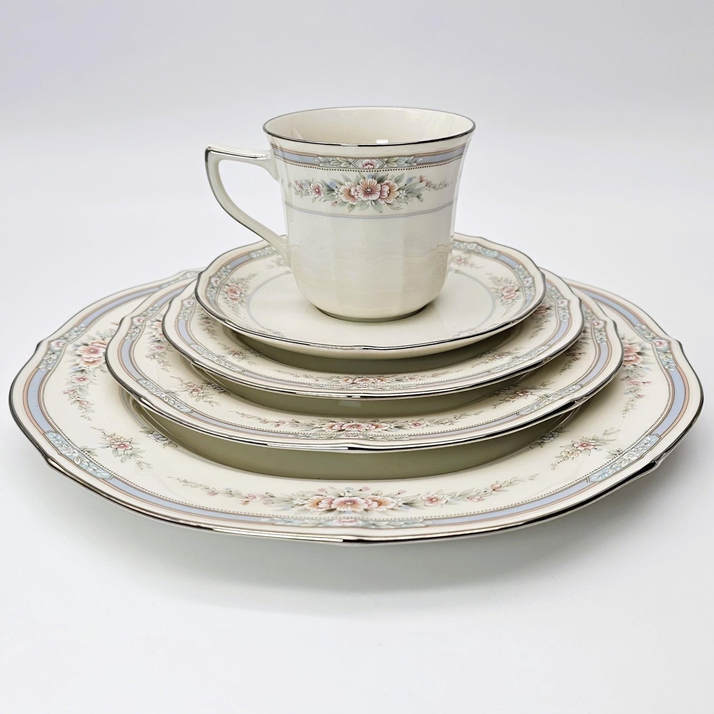 Noritake Noritake Rothschild 20 - Piece Dinnerware Set, Service for 4, Vintage Fine China, Discontinued Pattern, Wedding Gift Luxury China - China Set ClassyTea