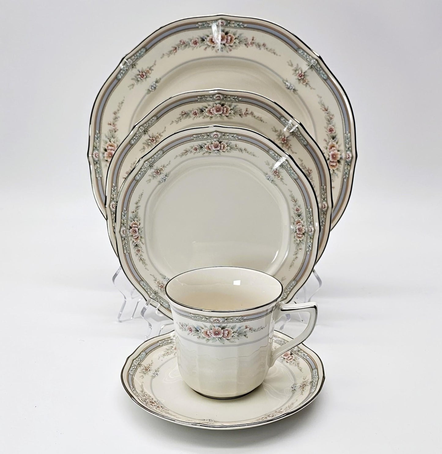 Noritake Noritake Rothschild 20 - Piece Dinnerware Set, Service for 4, Vintage Fine China, Discontinued Pattern, Wedding Gift Luxury China - China Set ClassyTea