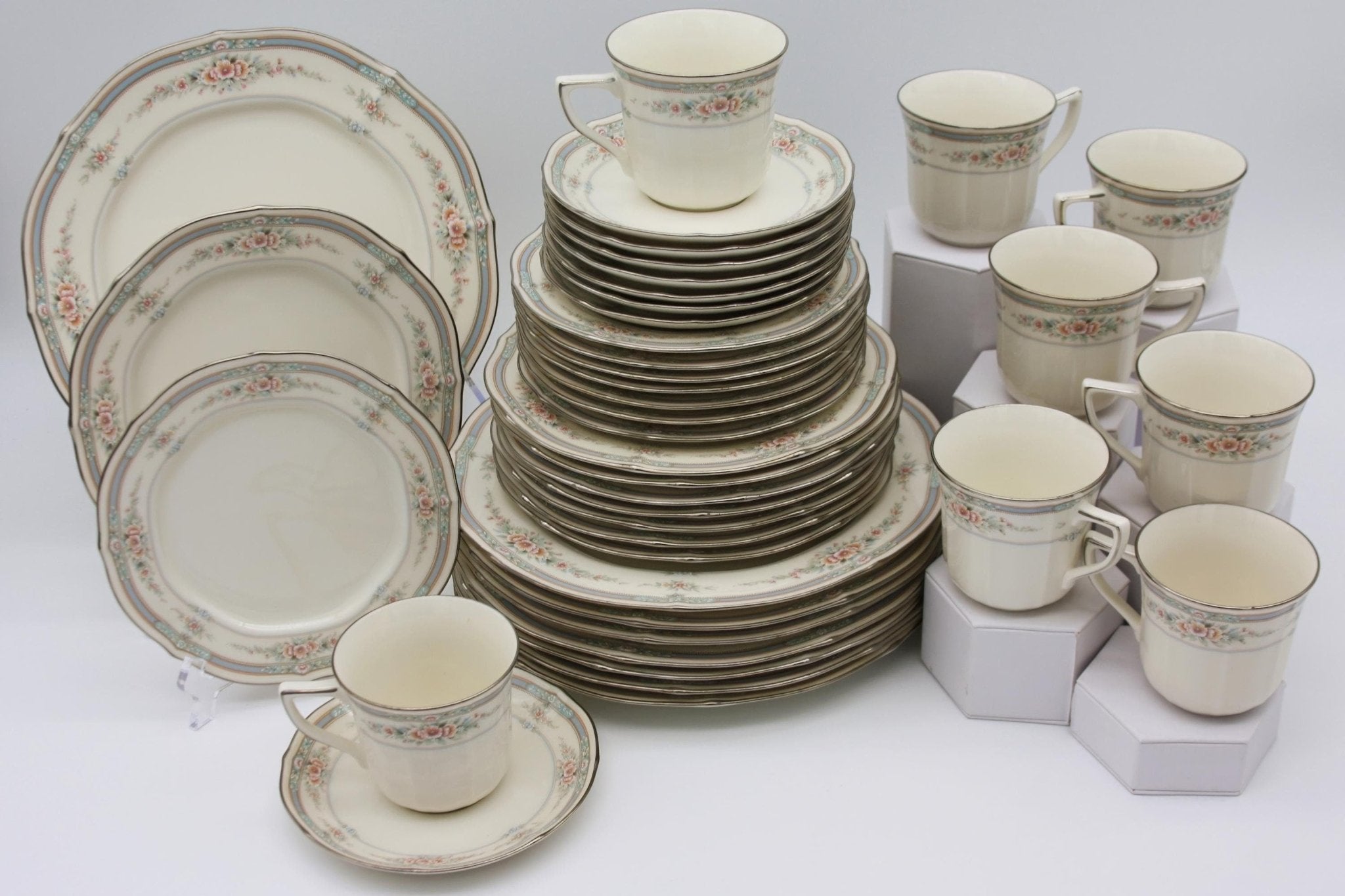 Noritake Noritake Rothschild China Set for 8 (40pc) Dinnerware Sets Vintage Gift for Wedding China Japanese Dinnerware 1960s Old Money Aesthetic - China Set ClassyTea