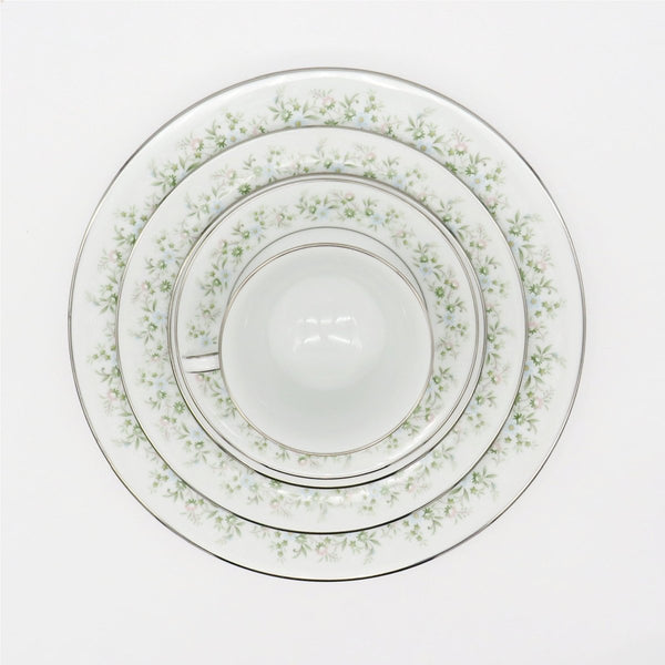 Noritake Noritake Savannah | China Set for 2 | 14 Dinnerware Pieces | Platinum Trim Green Foliage Light Blue pink Flowers on White - China Set ClassyTea