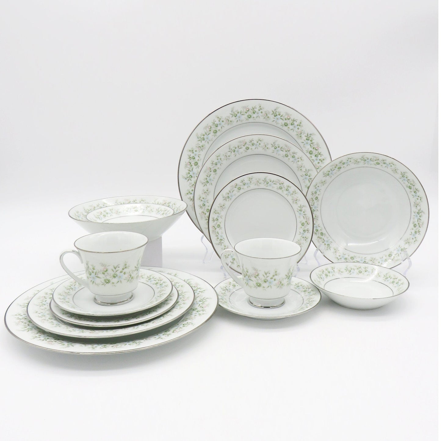 Noritake Noritake Savannah | China Set for 2 | 14 Dinnerware Pieces | Platinum Trim Green Foliage Light Blue pink Flowers on White - China Set ClassyTea
