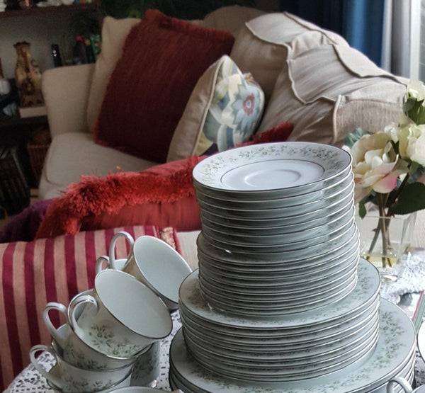 Noritake Noritake Savannah | China Set for 8 | 40 Dinnerware Platinum Trim Green Foliage Light Blue pink Flowers on White Thanksgiving - China Set ClassyTea