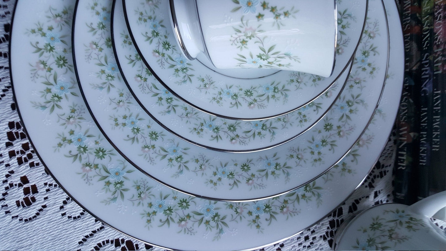 Noritake Set for 4 Noritake Savannah | 5 Piece Place Setting Dinnerware Set Platinum Trim Green Foliage Light Blue pink Flowers on White Wedding Gift - China Set ClassyTea