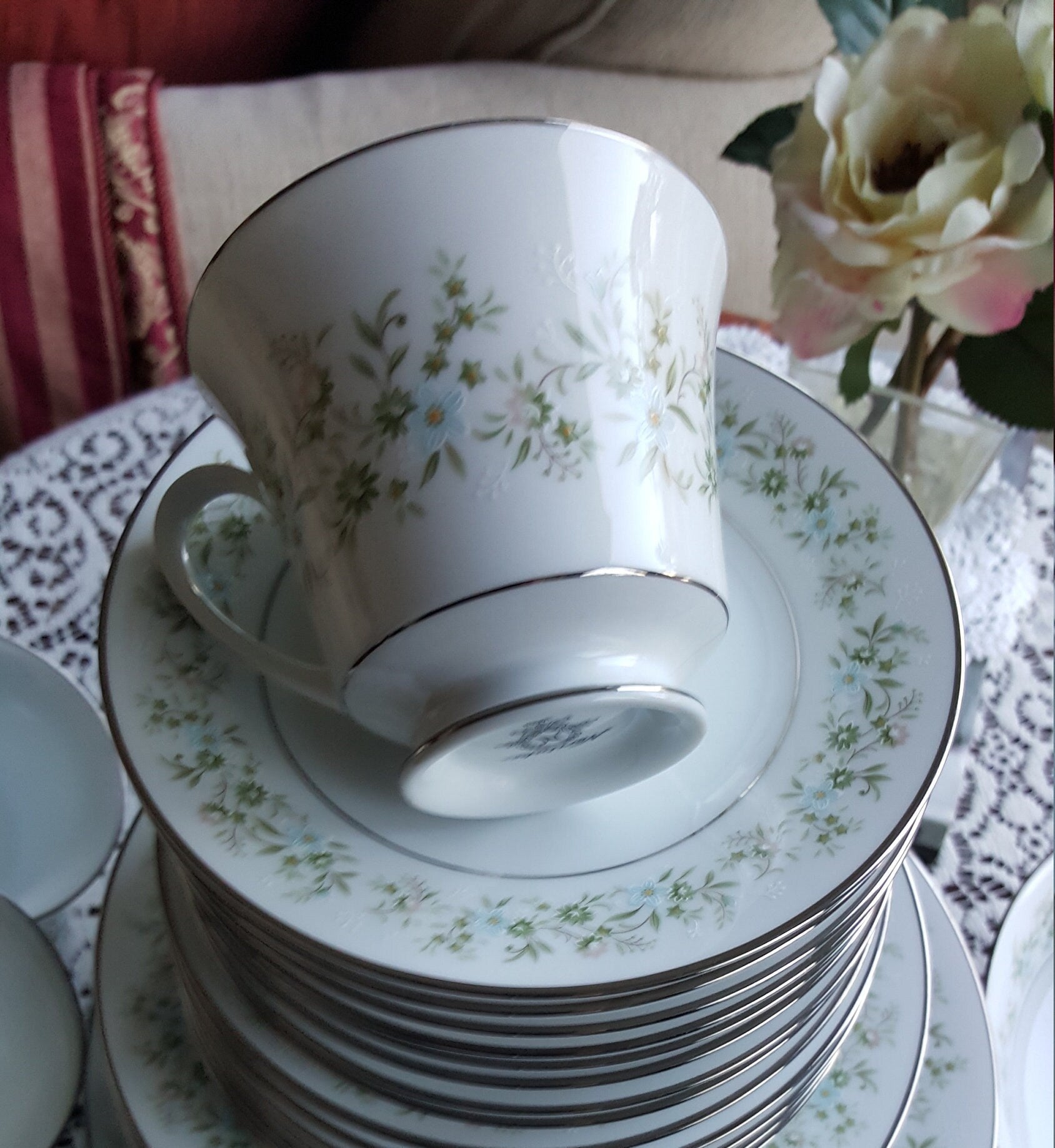 Noritake Set for 4 Noritake Savannah | 5 Piece Place Setting Dinnerware Set Platinum Trim Green Foliage Light Blue pink Flowers on White Wedding Gift - China Set ClassyTea