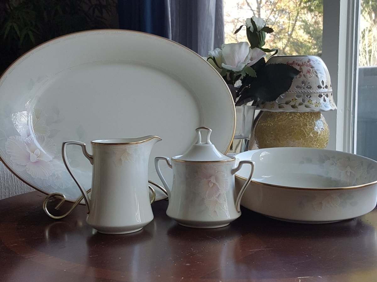 Noritake 5 Piece Hostess Set Noritake Sweet Surprise Serving Dinnerware Set Yellow, Blue & Pink Pastel Floral/One Side Gold Trim Wedding Registry - Serving Set ClassyTea