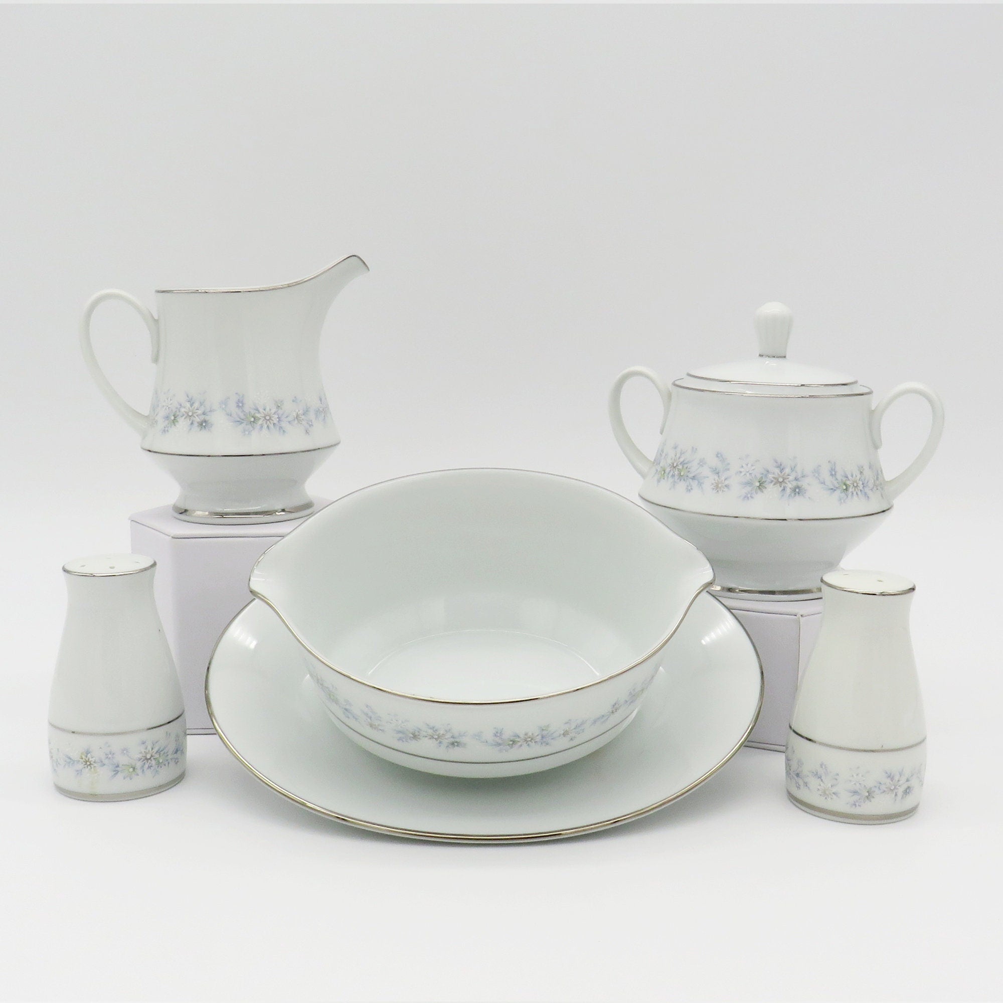 Noritake Noritake Marywood Hostess Set | 5 Pieces Sugar Bowl, Creamer, Gravy Boat, Salt & Pepper | Blue Floral and Platinum Trim | Luxury Dinnerware - Serving Set ClassyTea