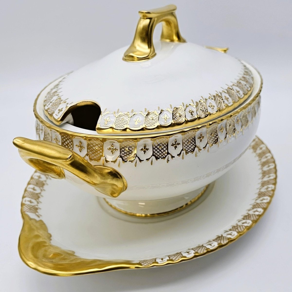Royal Crown Derby Royal Crown Derby Heraldic Gold Large Tureen with Serving Plate, Vintage Fine Bone China, Made in England Made in England, Discontinued - Porcelain Tureen ClassyTea