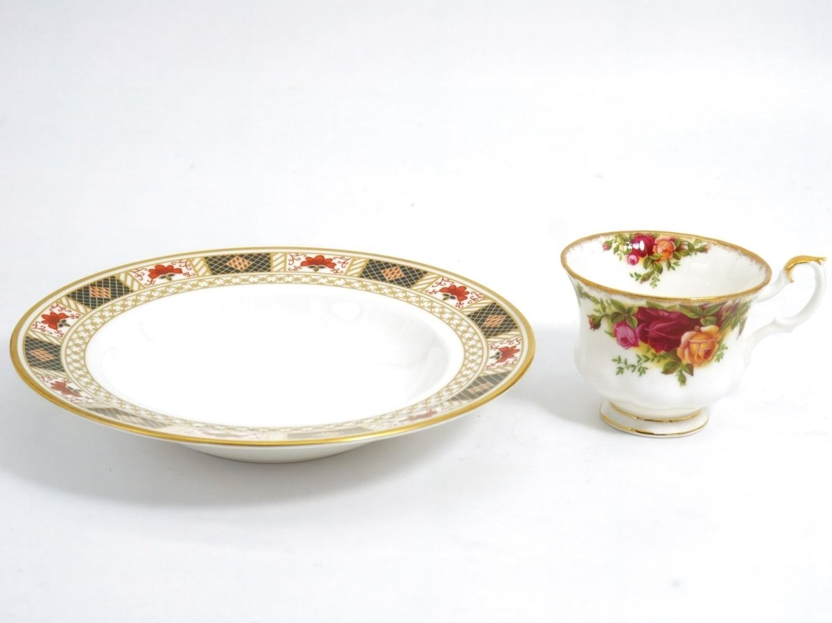 Royal Crown Derby Four (4) Royal Crown Derby Derby Border Rimmed Soup Bowls Border 8.5" 22k Trim w/ Cobalt Red Gold Imari English Bone China Discontinued Set - Soup Bowl ClassyTea