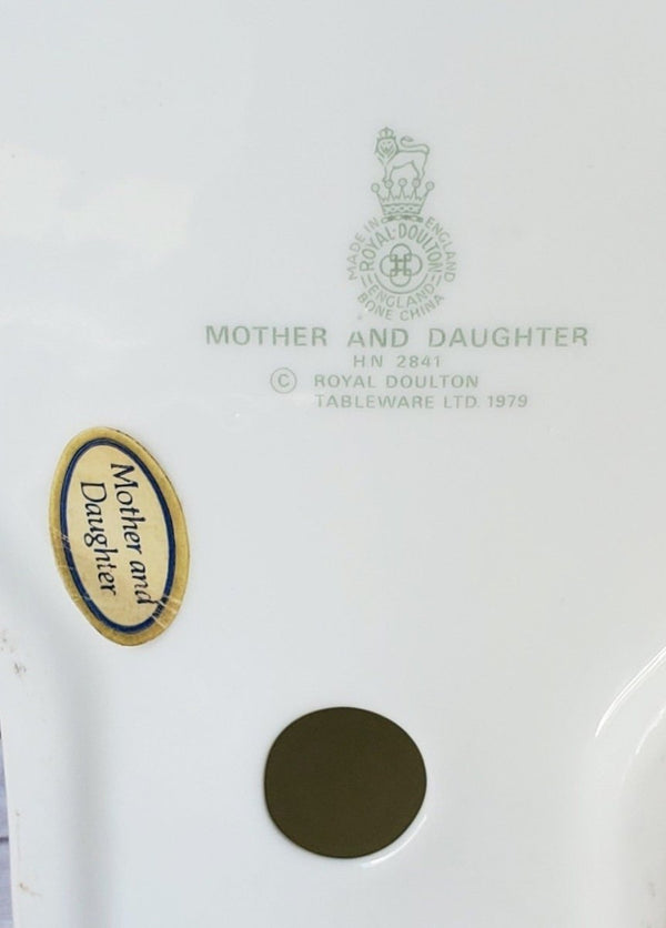Royal Doulton Royal Doulton Mother And Daughter Porcelain Figurine (1979) | Porcelain - Porcelain Figurine ClassyTea