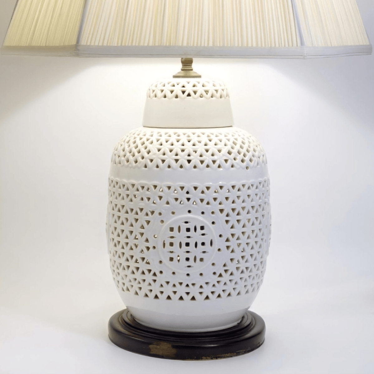 Seyei Seyei Blanc de Chine Table Lamp (1955 - 1965) | Porcelain - Table Lamp ClassyTea